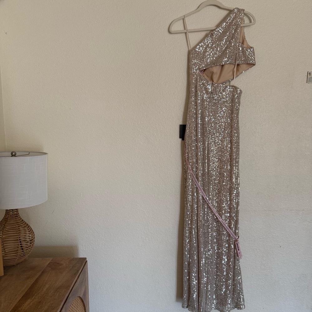 MAC DUGGAL Dress Size 4 Evening Gown Sequin NEW Cream One Shoulder Cut Out - Picture 9 of 12